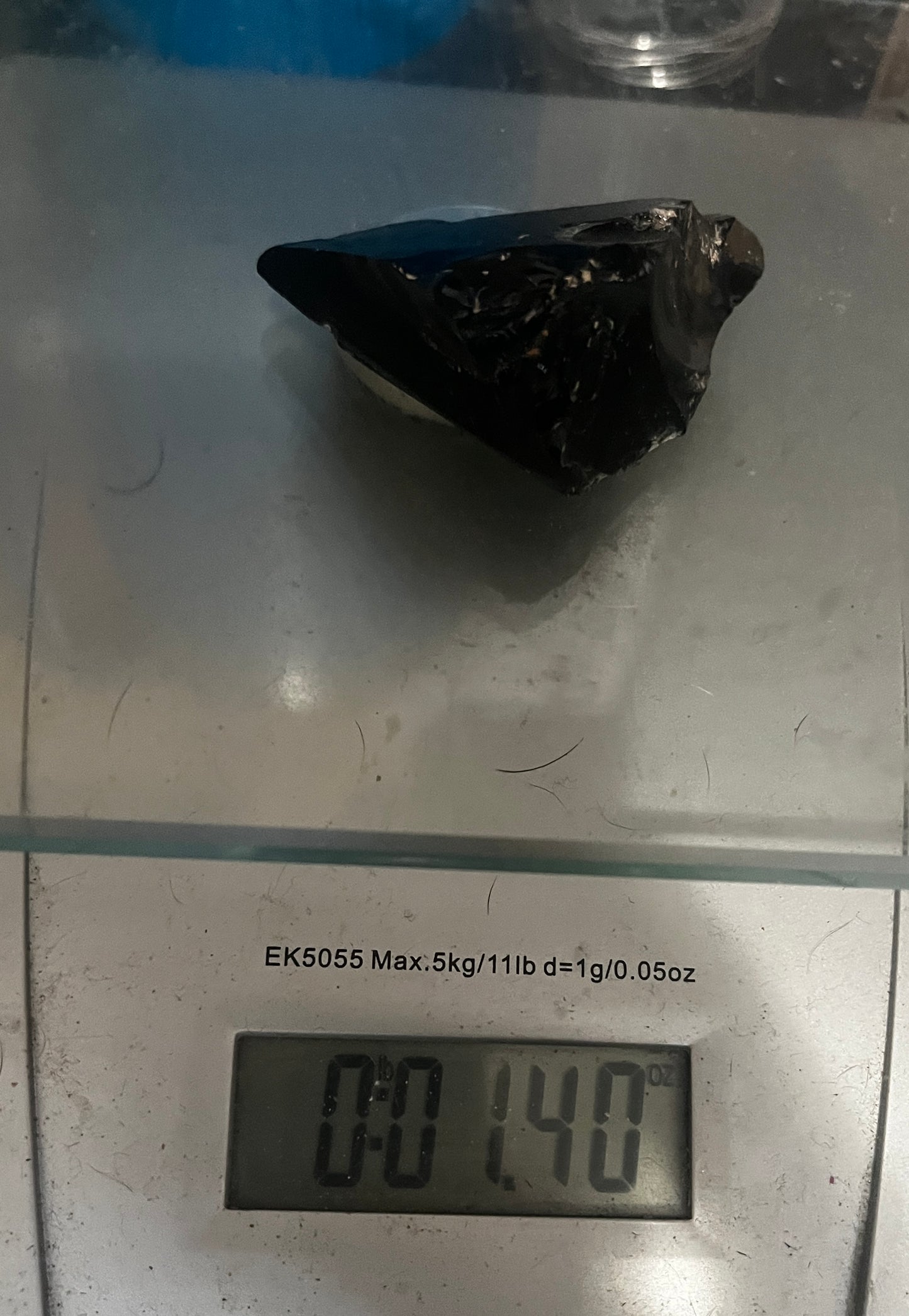 Raw obsidian• Protection • Grounding • Truth