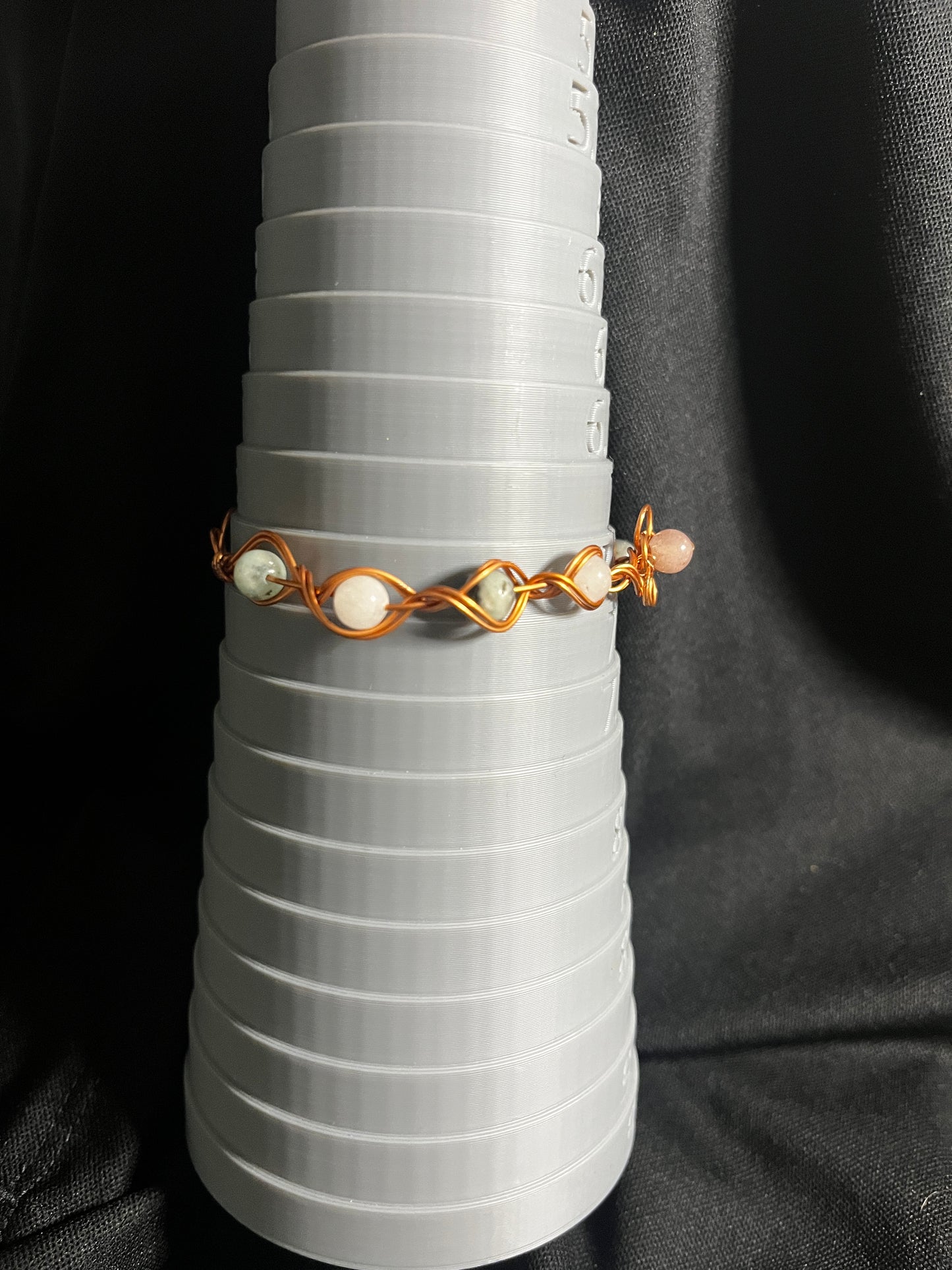 Sesame Jasper & white Jade (sz 7.5)